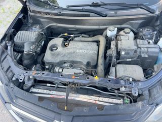 2019 Chevrolet Equinox LT - Engine Compartment Image